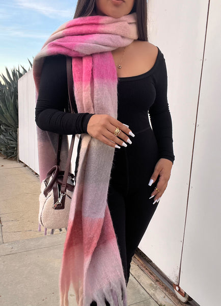 Fringed scarf (pink)
