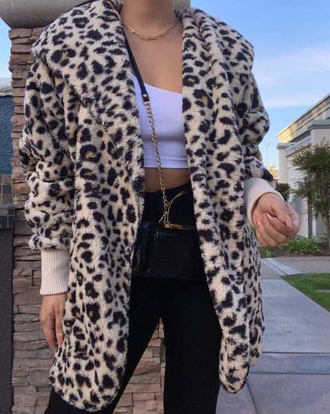 Fuzzy coat (leopard)