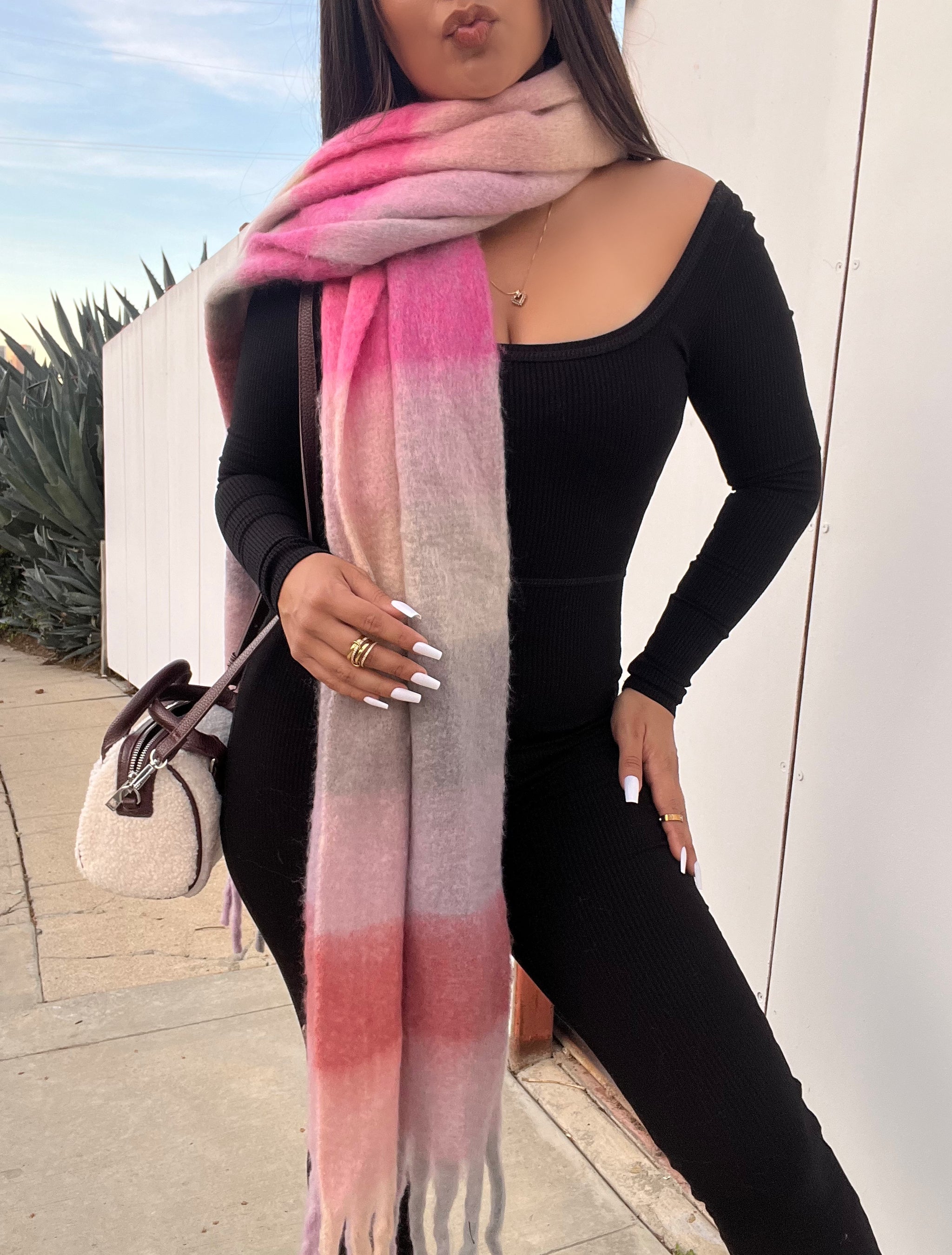 Fringed scarf (pink) – ShopwithSteff