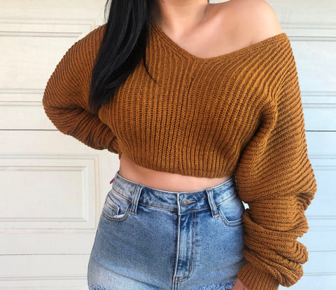 V neck cropped sweater in brown
