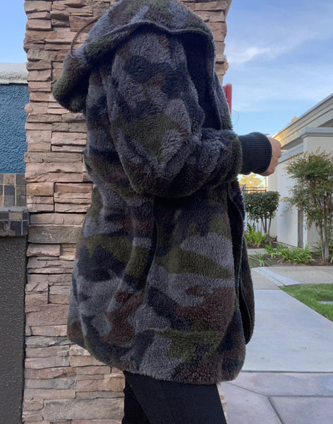 Fuzzy coat (camo)