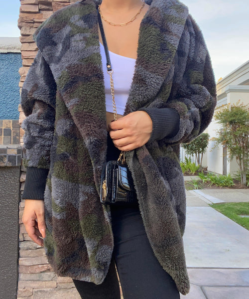 Fuzzy coat (camo)