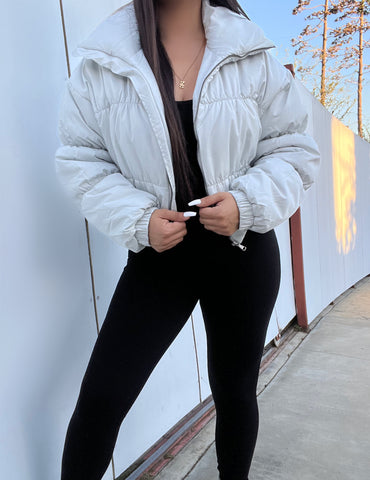 Puffer jacket (off white / grey)