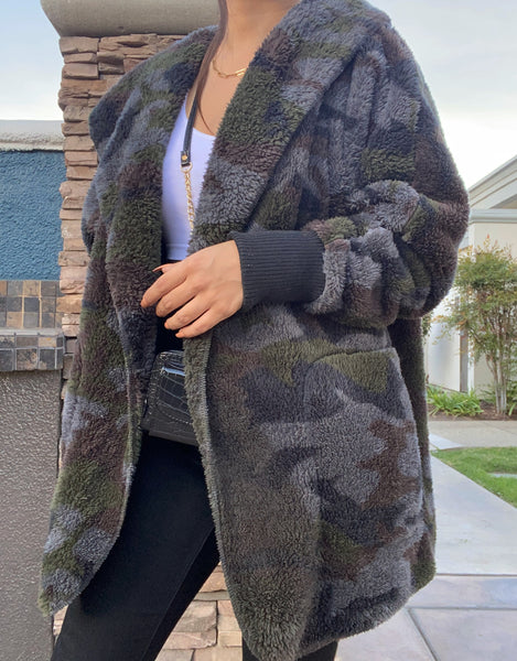 Fuzzy coat (camo)